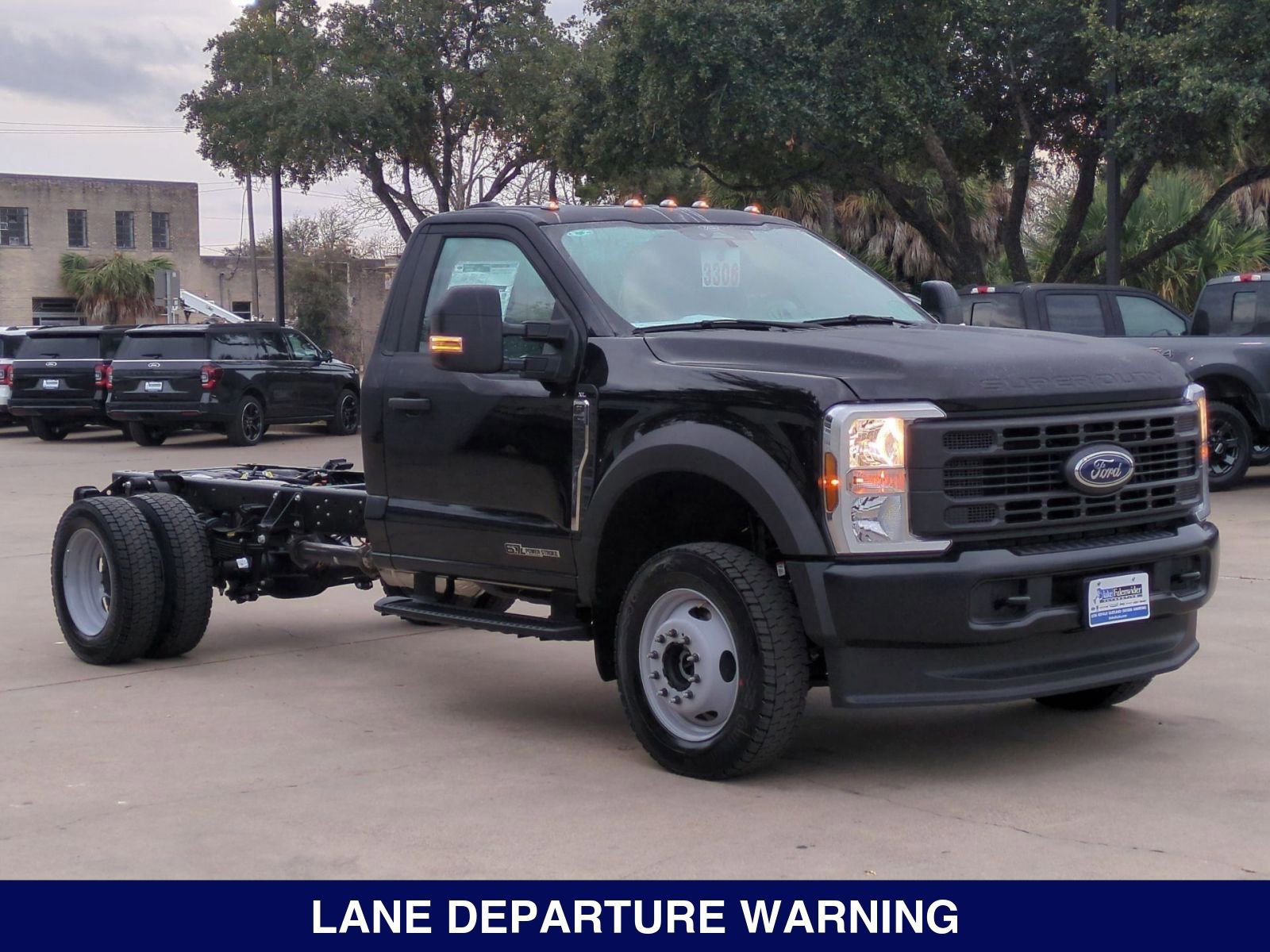 New 2024 Ford F550 4x4 Regular Cab Super Duty image 4