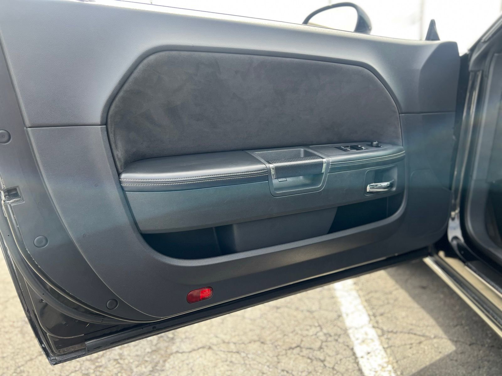 Used 2009 Dodge Challenger SRT8 w/ SRT Option Group II RWD image 20
