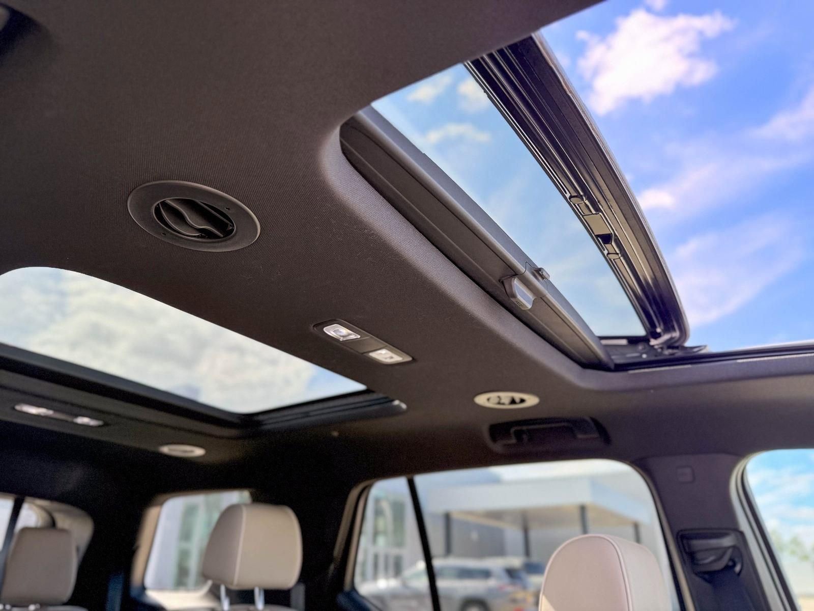 Used 2022 Chevrolet Traverse Premier image 14