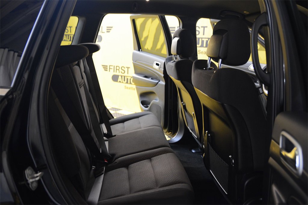 Used 2022 Jeep Grand Cherokee Laredo E w/ Security & Convenience Group image 34