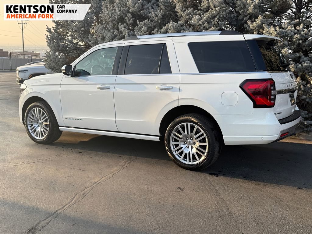Used 2024 Ford Expedition Platinum image 5