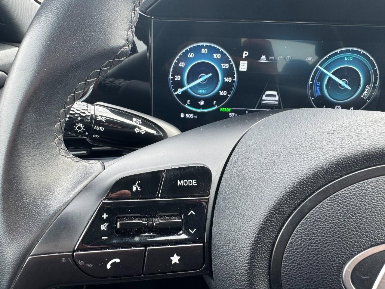 Used 2025 Hyundai Elantra Limited image 20