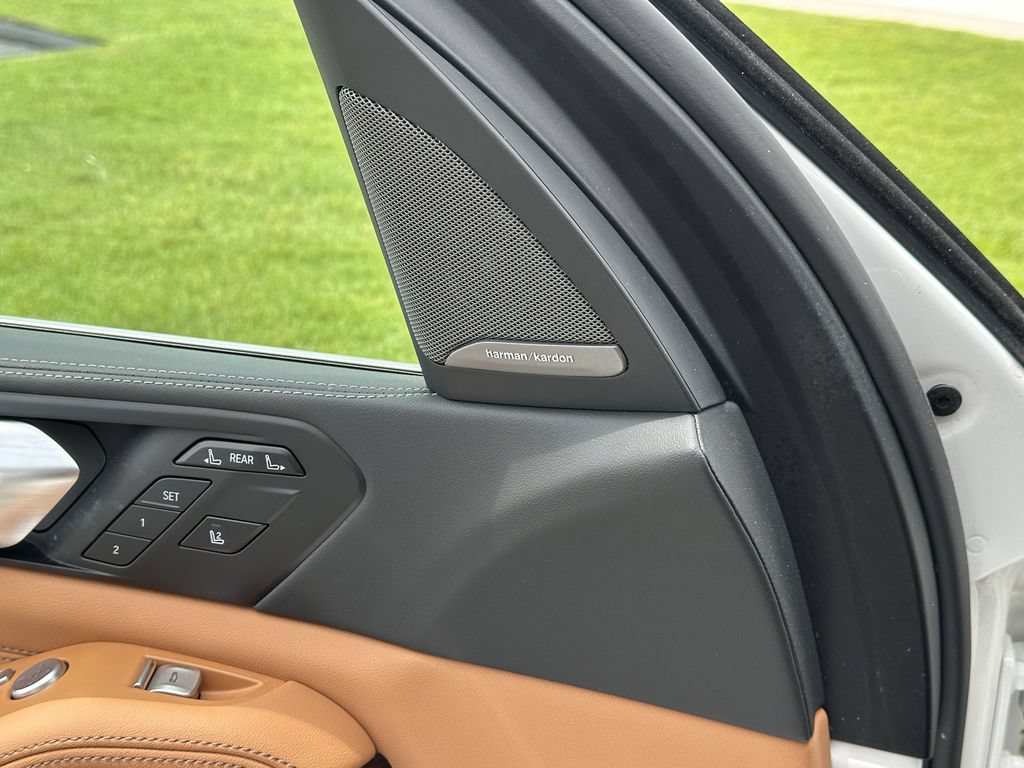 Used 2024 BMW X7 xDrive40i AWD/4WD image 6