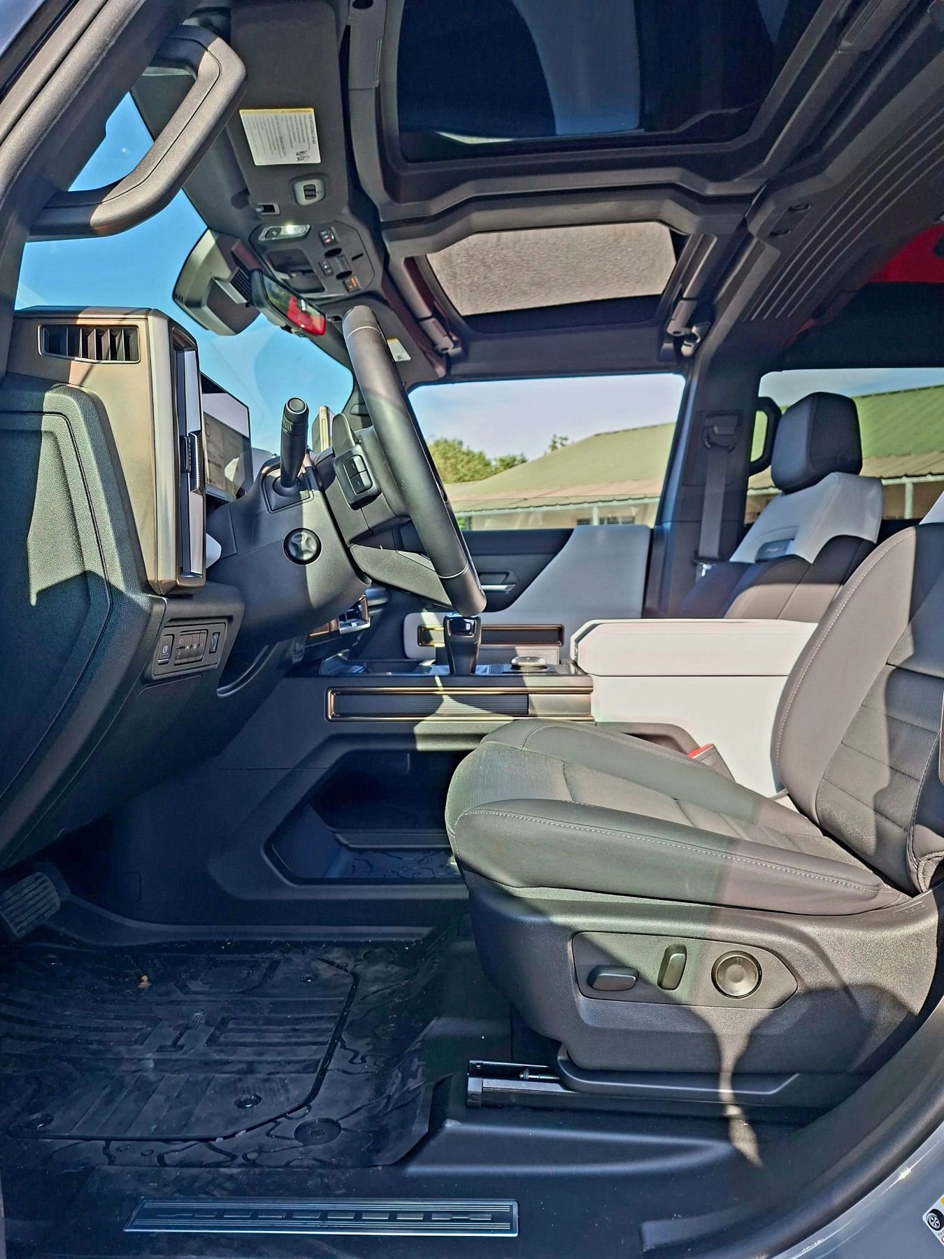 Used 2025 GMC Hummer EV 2X AWD/4WD image 7