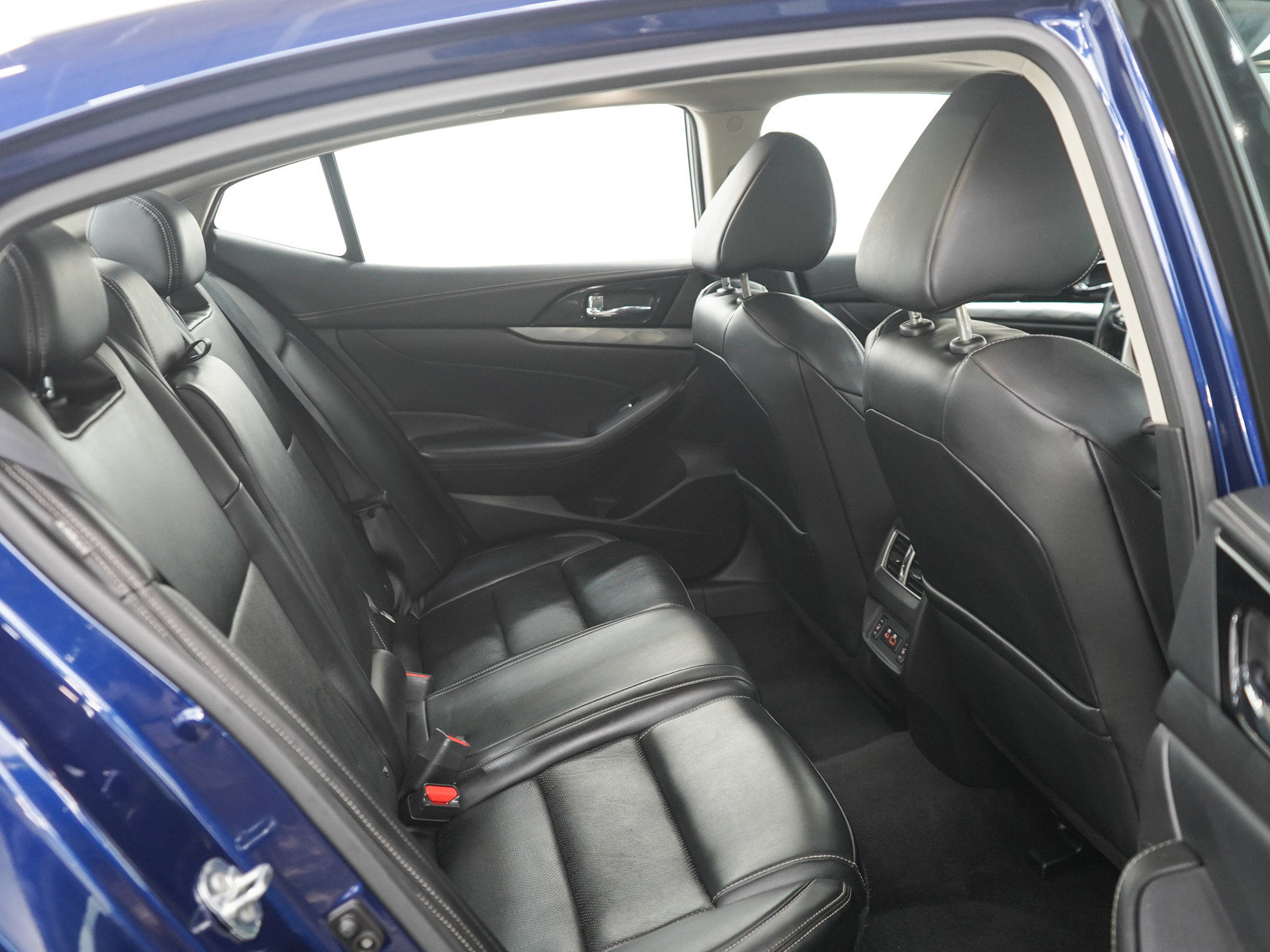 Used 2023 Nissan Maxima SL FWD image 12