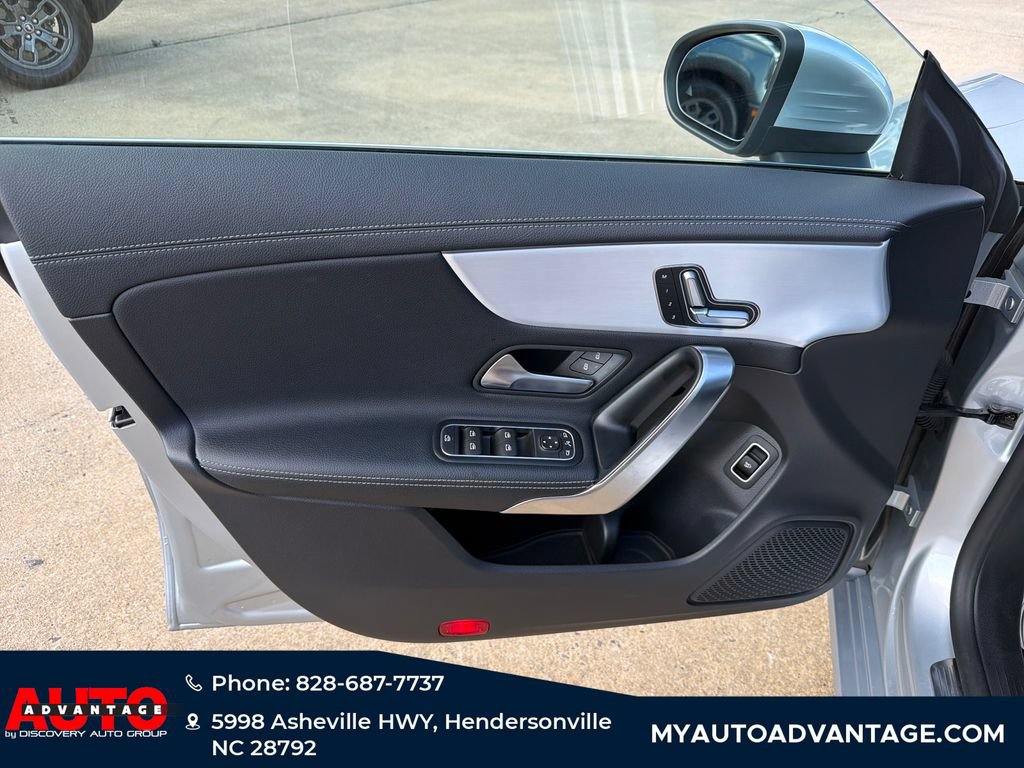 Used 2025 Mercedes-Benz CLA 250 4MATIC image 8