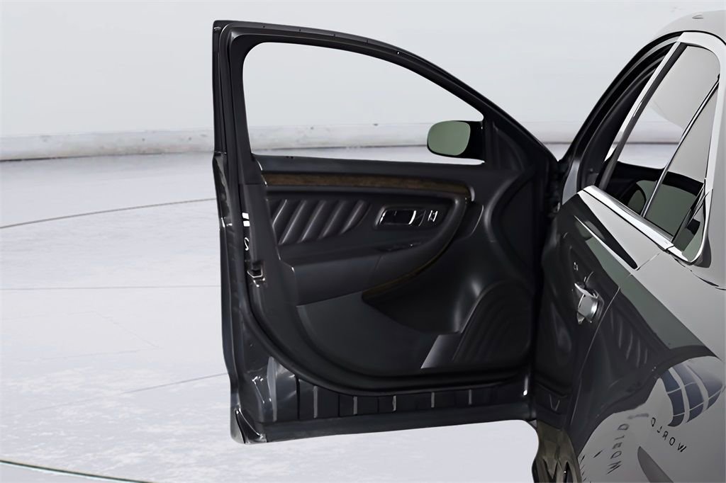 Used 2019 Ford Taurus Limited FWD image 14