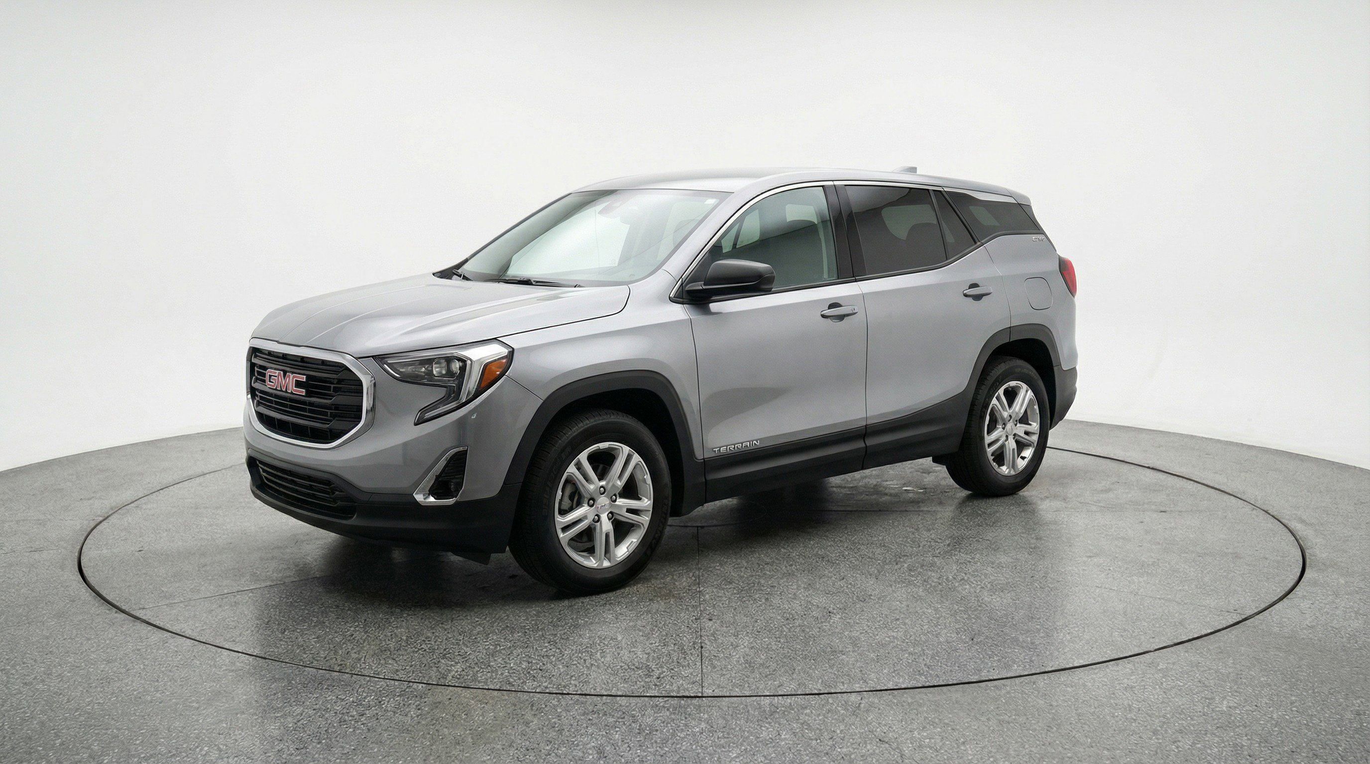 Used 2024 GMC Terrain SLE image 3
