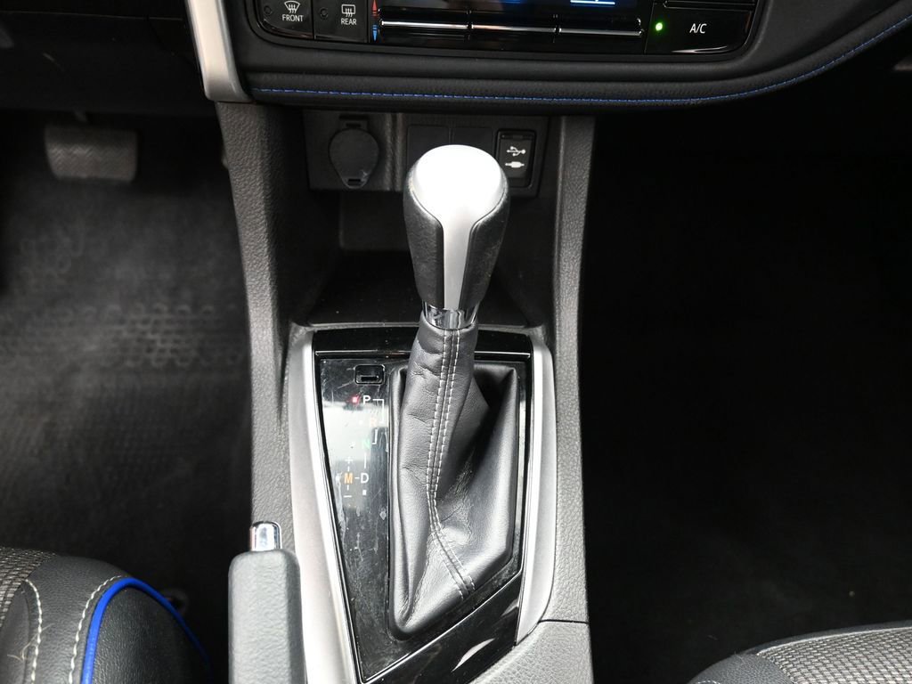 Used 2017 Toyota Corolla SE w/ SE Premium Package image 22