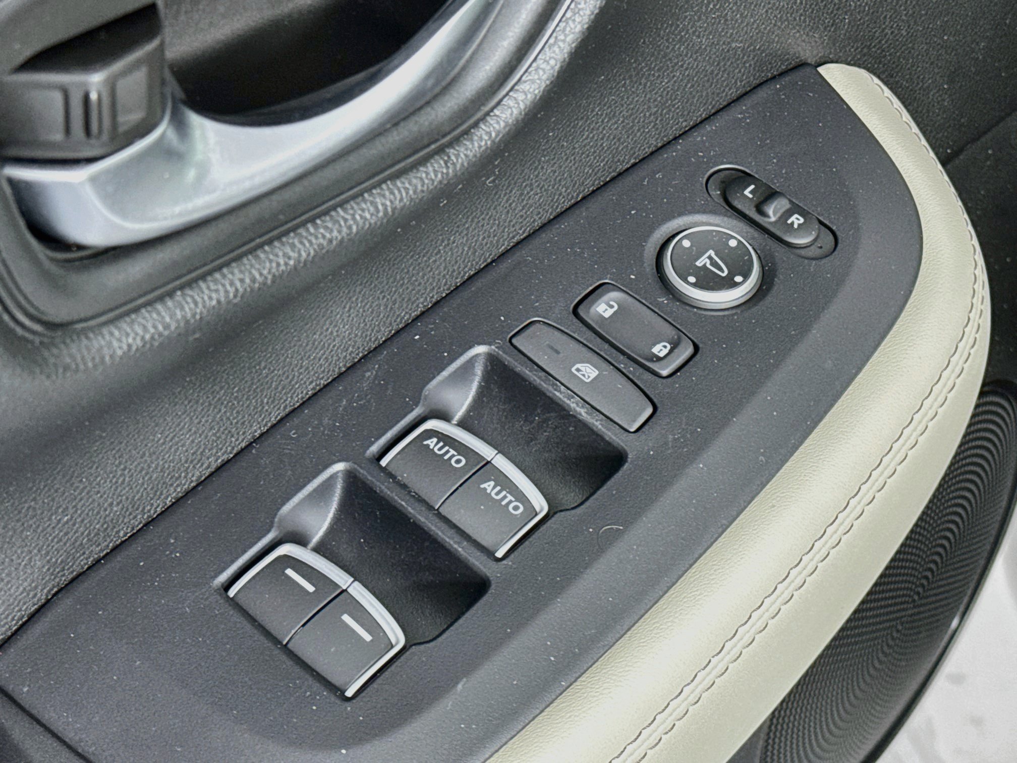 Certified 2023 Honda HR-V EX-L image 17