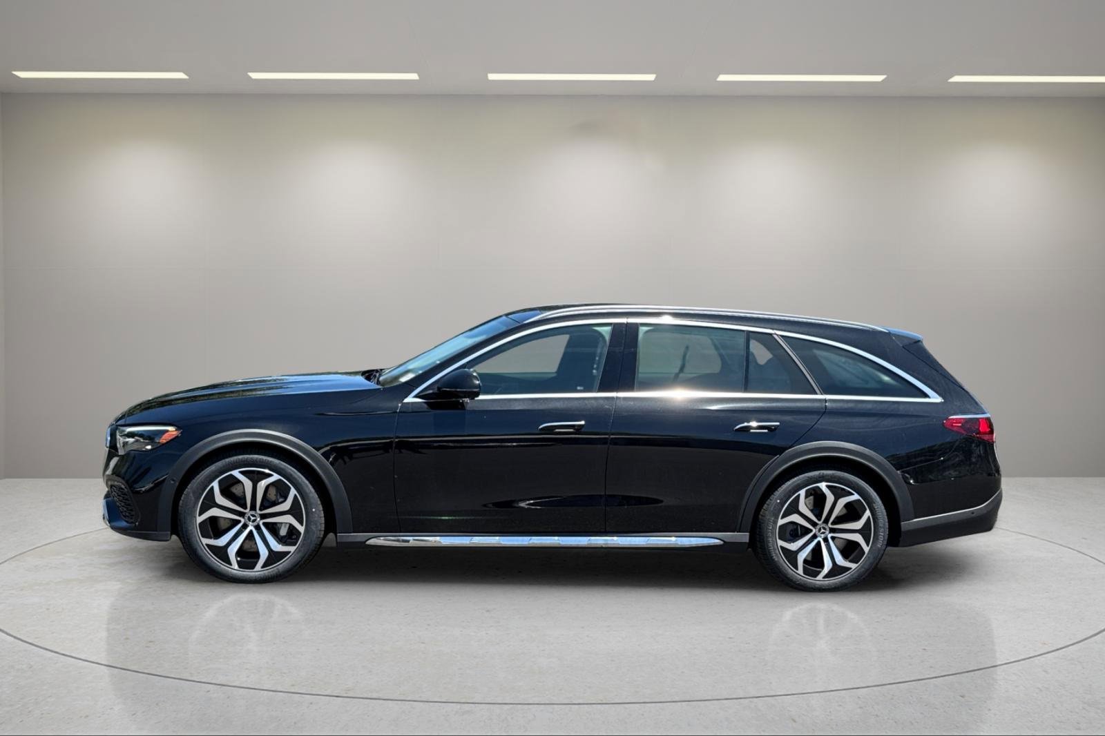 New 2025 Mercedes-Benz E 450 4MATIC All-Terrain Wagon image 7