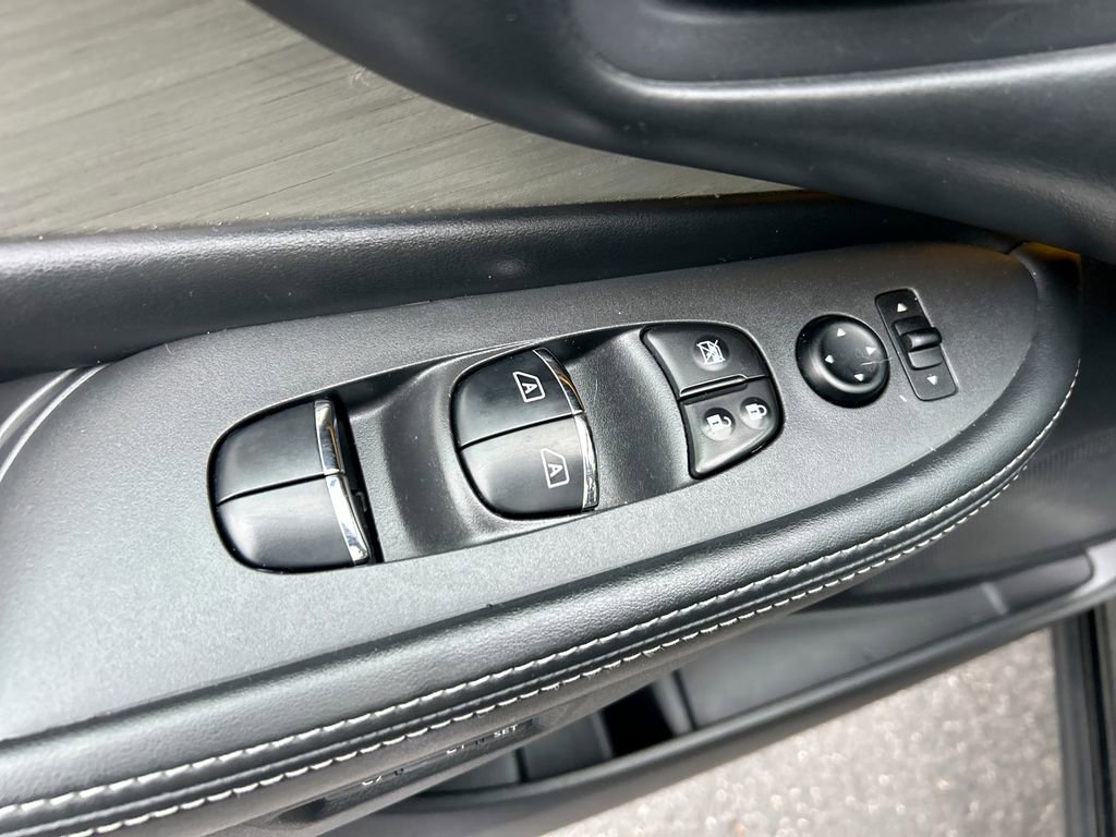 Used 2017 Nissan Murano Platinum w/ Platinum Technology Package image 26