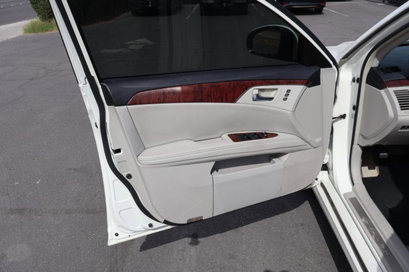 Used 2011 Toyota Avalon Limited FWD image 10