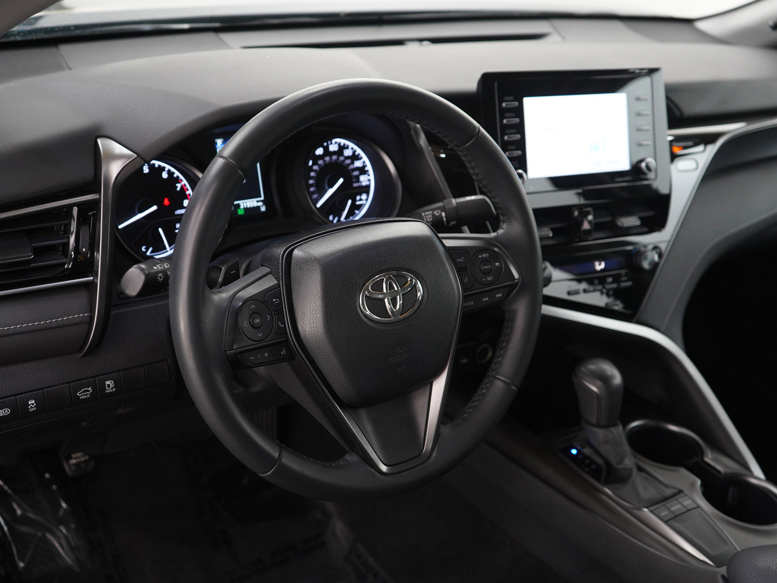 Used 2022 Toyota Camry SE FWD image 19