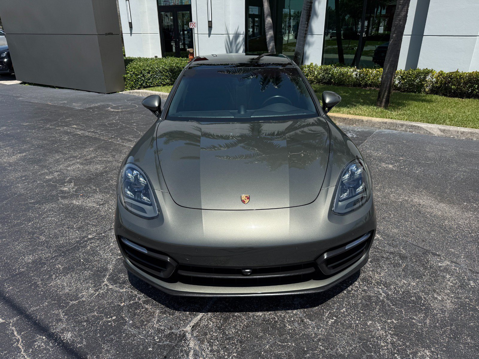 Used 2022 Porsche Panamera 4 Platinum Edition AWD/4WD image 10