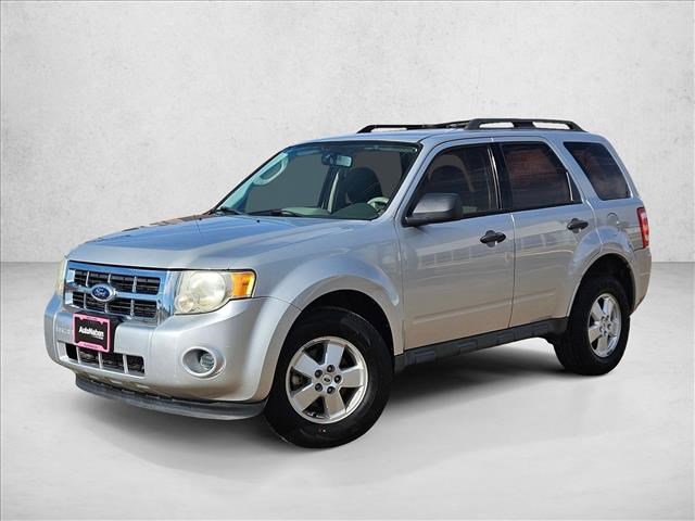 Used 2010 Ford Escape XLS image 1