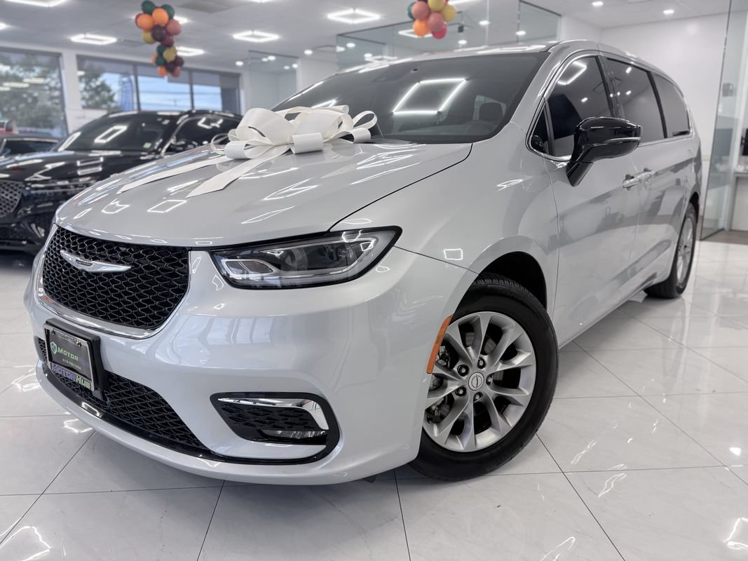 Used 2026 Chrysler Pacifica Limited