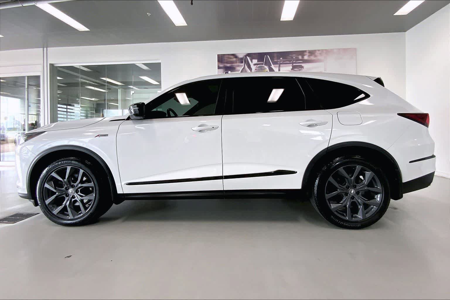 Used 2022 Acura MDX A-Spec AWD/4WD image 3