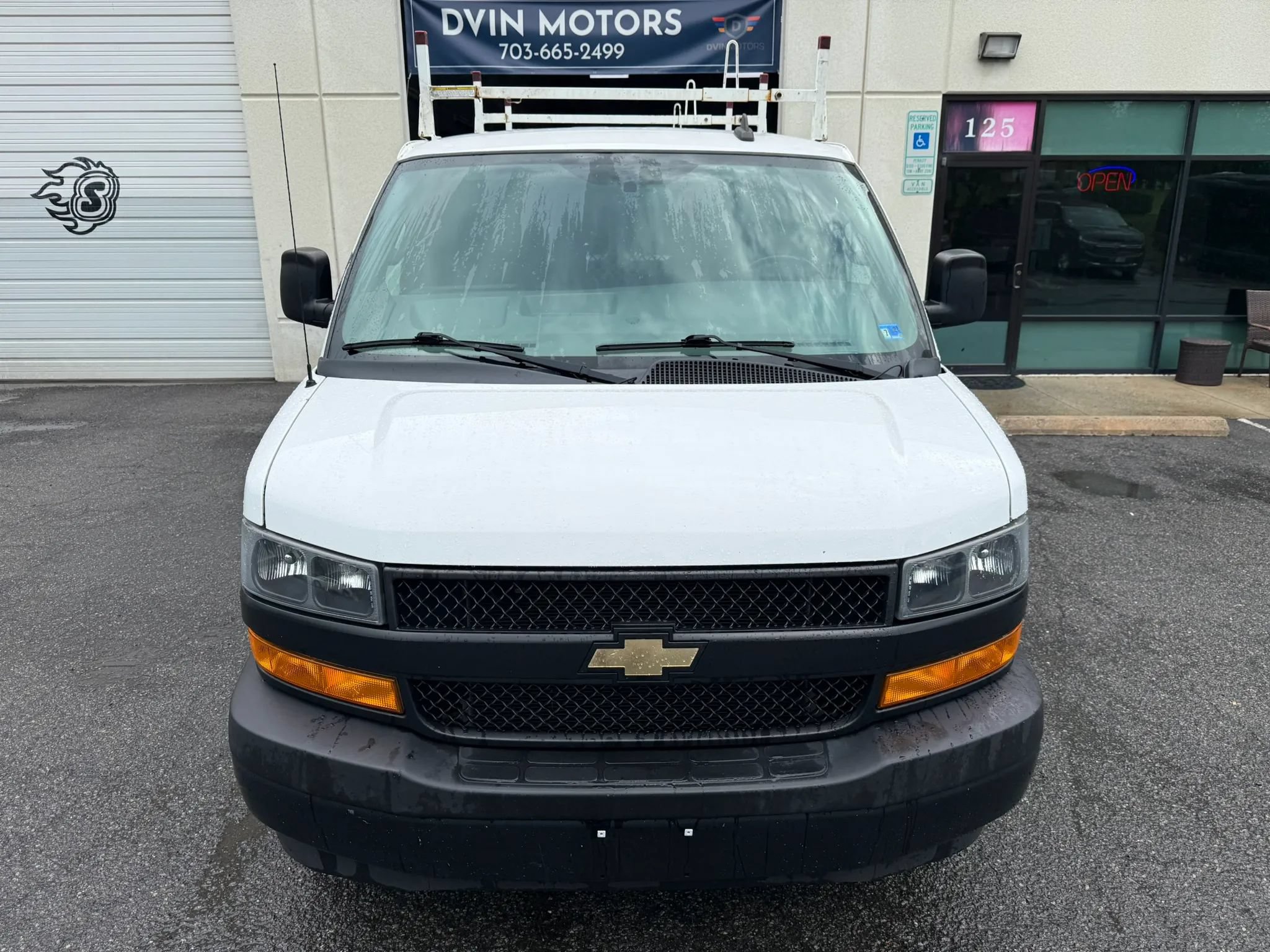 Used 2021 Chevrolet Express 2500 w/ Driver Convenience Package RWD image 7