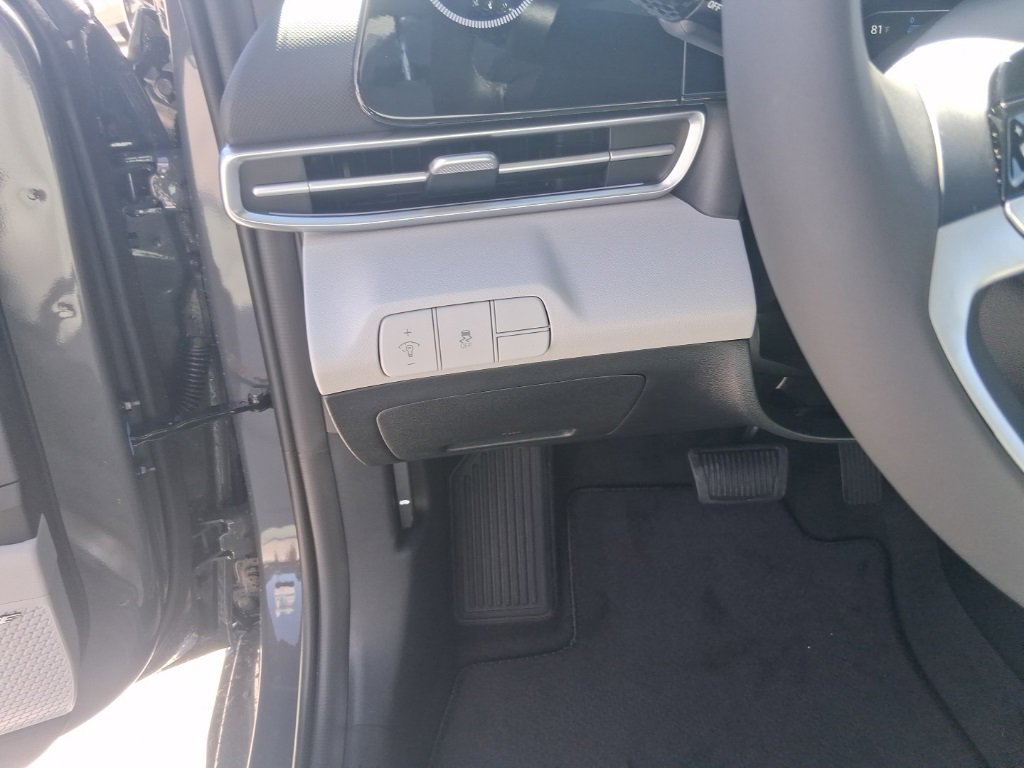 New 2025 Hyundai Elantra Limited image 20