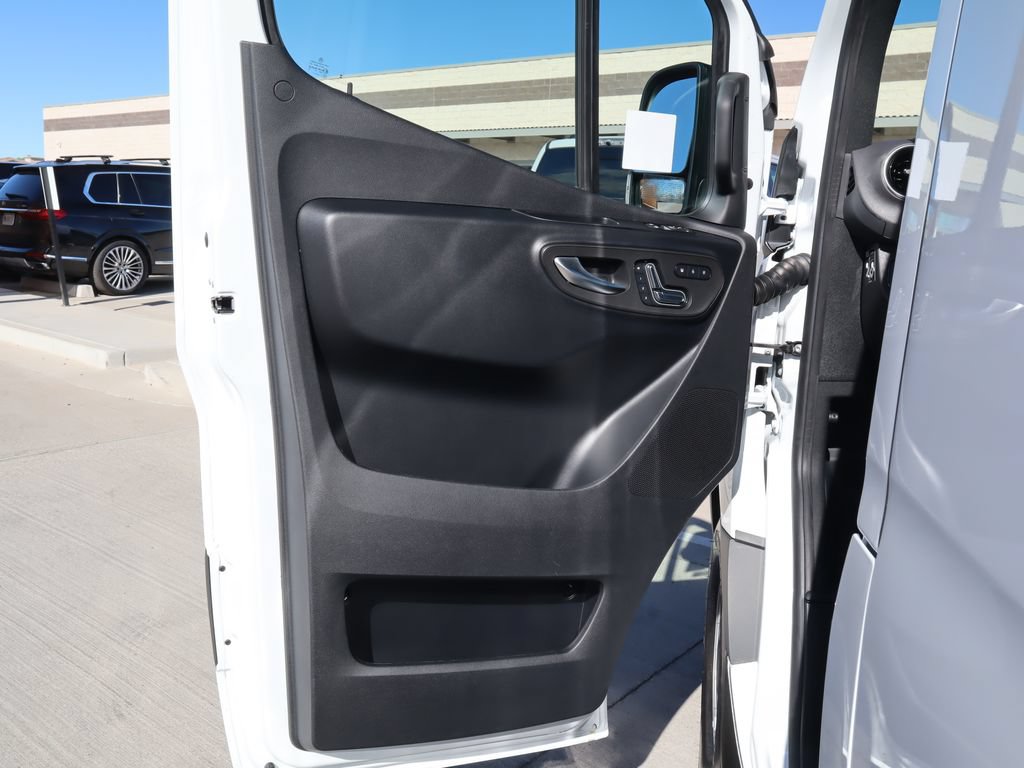 Used 2025 Mercedes-Benz Sprinter 2500 image 23