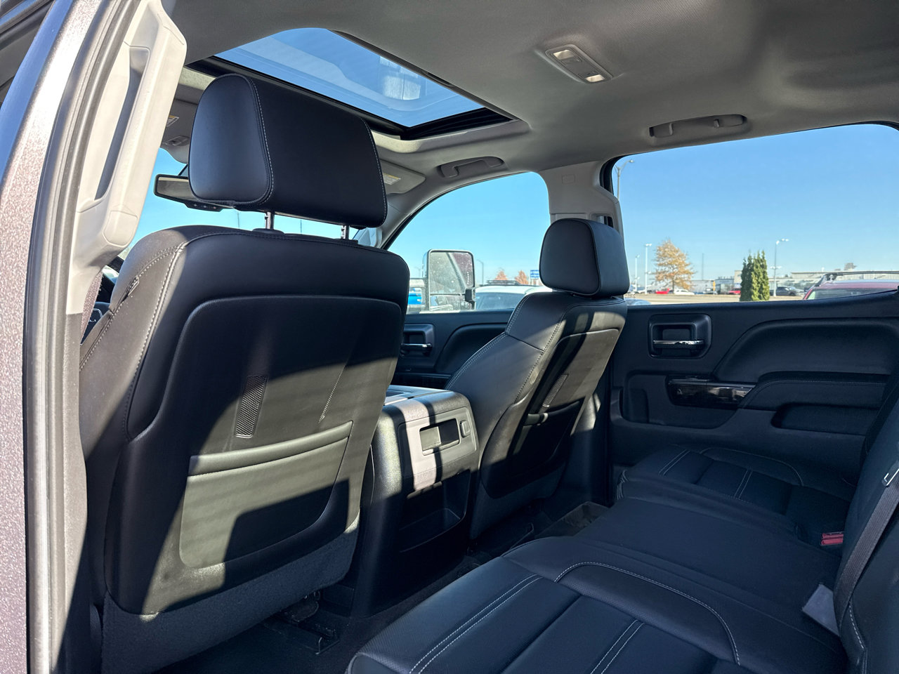 Used 2015 GMC Sierra 2500 Denali w/ Duramax Plus Package image 33