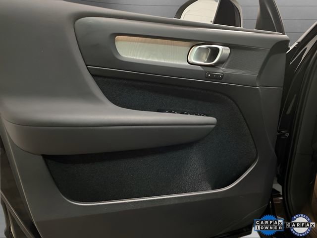 Used 2025 Volvo XC40 B5 Plus image 85