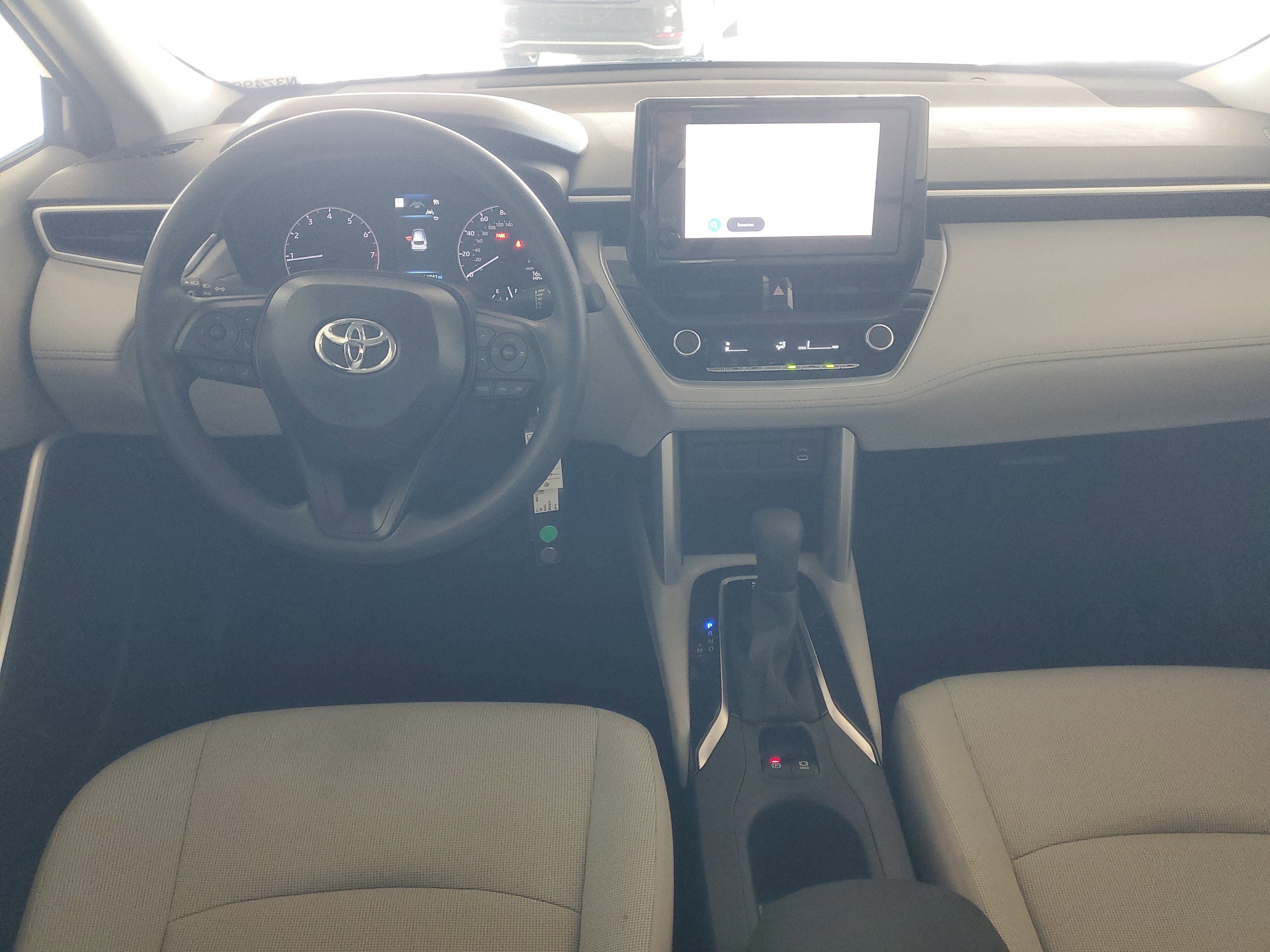 Used 2025 Toyota Corolla Cross L image 13
