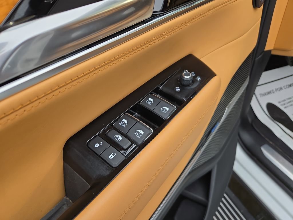 Used 2022 Jeep Grand Wagoneer Series III w/ HD Trailer Tow Package image 13