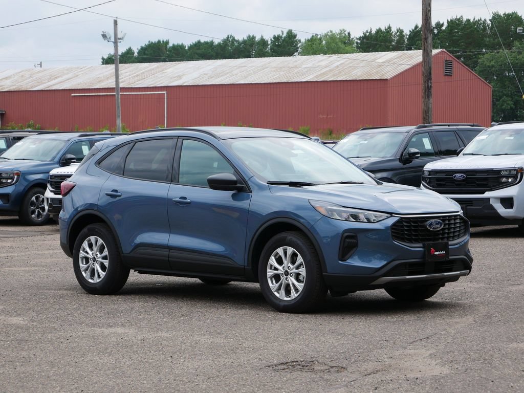 Certified 2025 Ford Escape Active w/ Tech Pack #1 AWD/4WD image 1