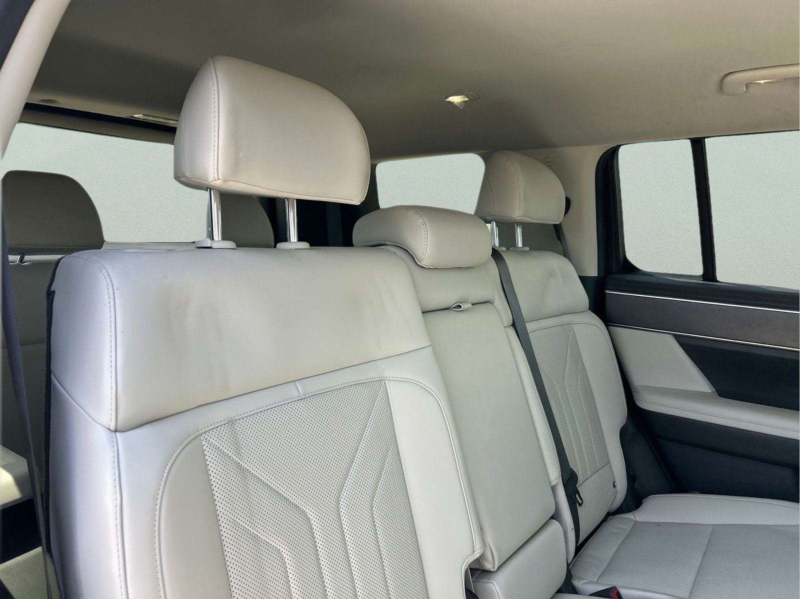 Used 2025 Hyundai Santa Fe SEL FWD image 12