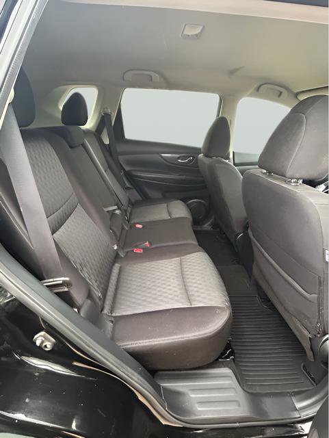 Used 2020 Nissan Rogue SV image 14