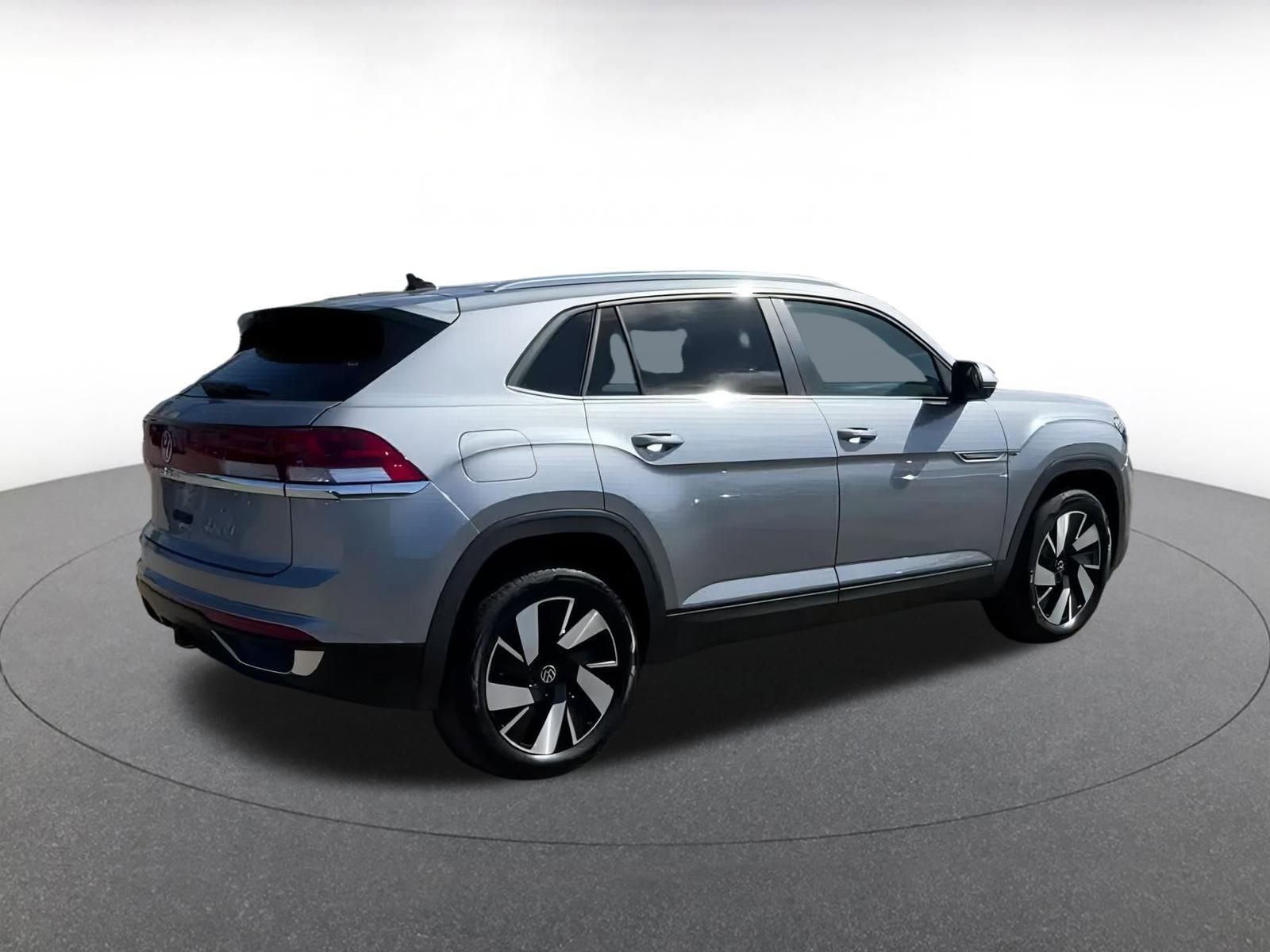 Used 2025 Volkswagen Atlas Cross Sport SE image 15