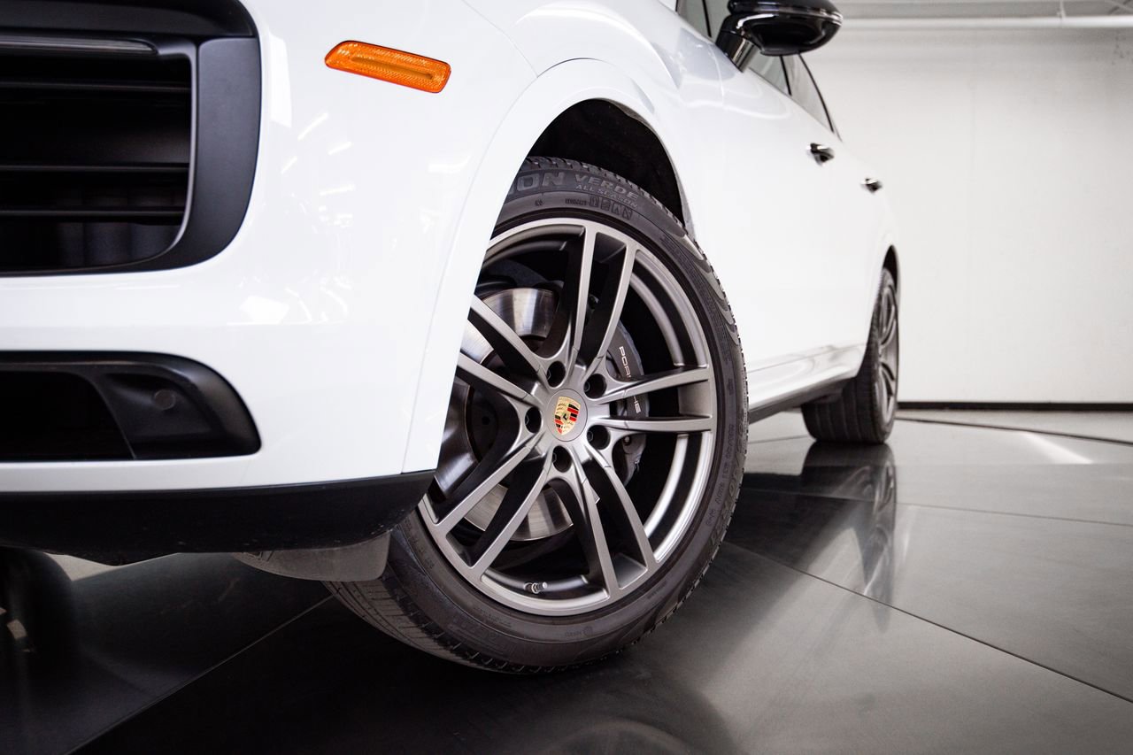Certified 2023 Porsche Cayenne Platinum Edition AWD/4WD image 12