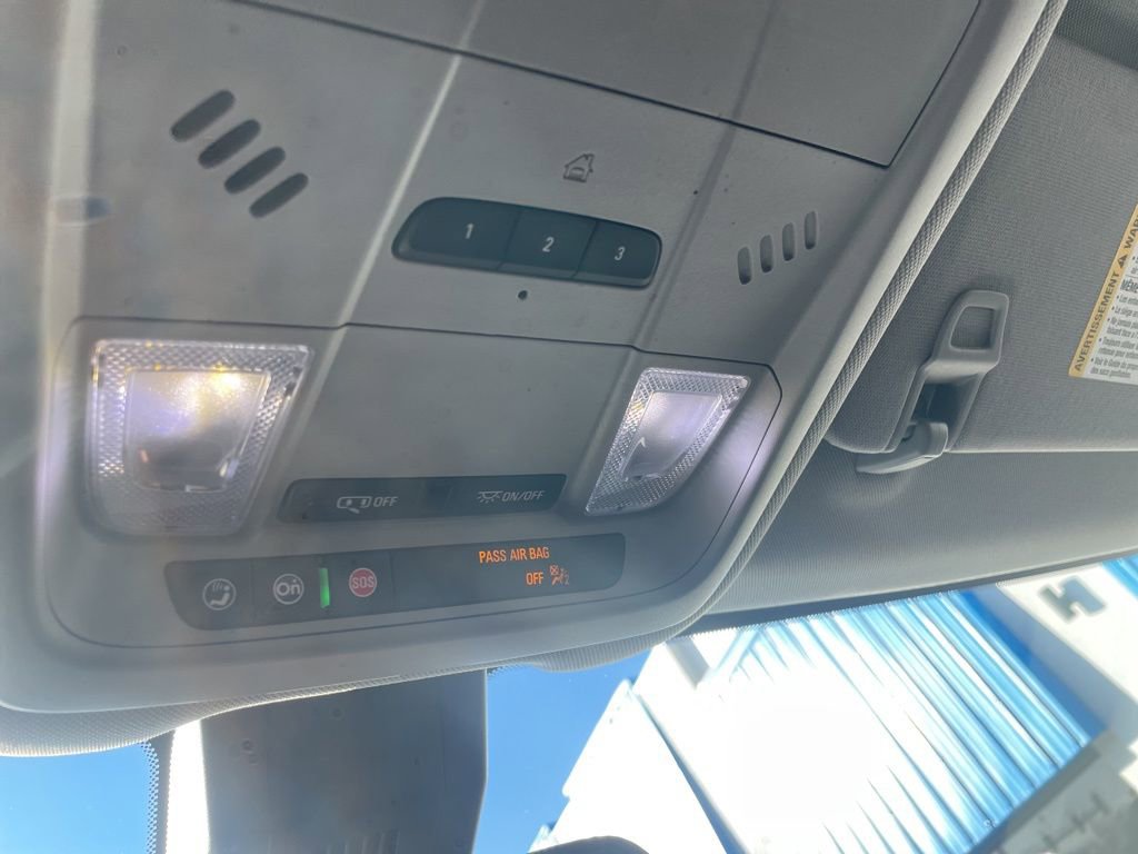 Used 2020 Chevrolet Equinox LT w/ Driver Convenience Package image 22