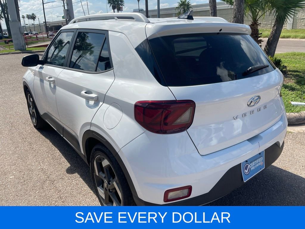 Used 2021 Hyundai Venue SEL w/ Premium Package FWD image 4