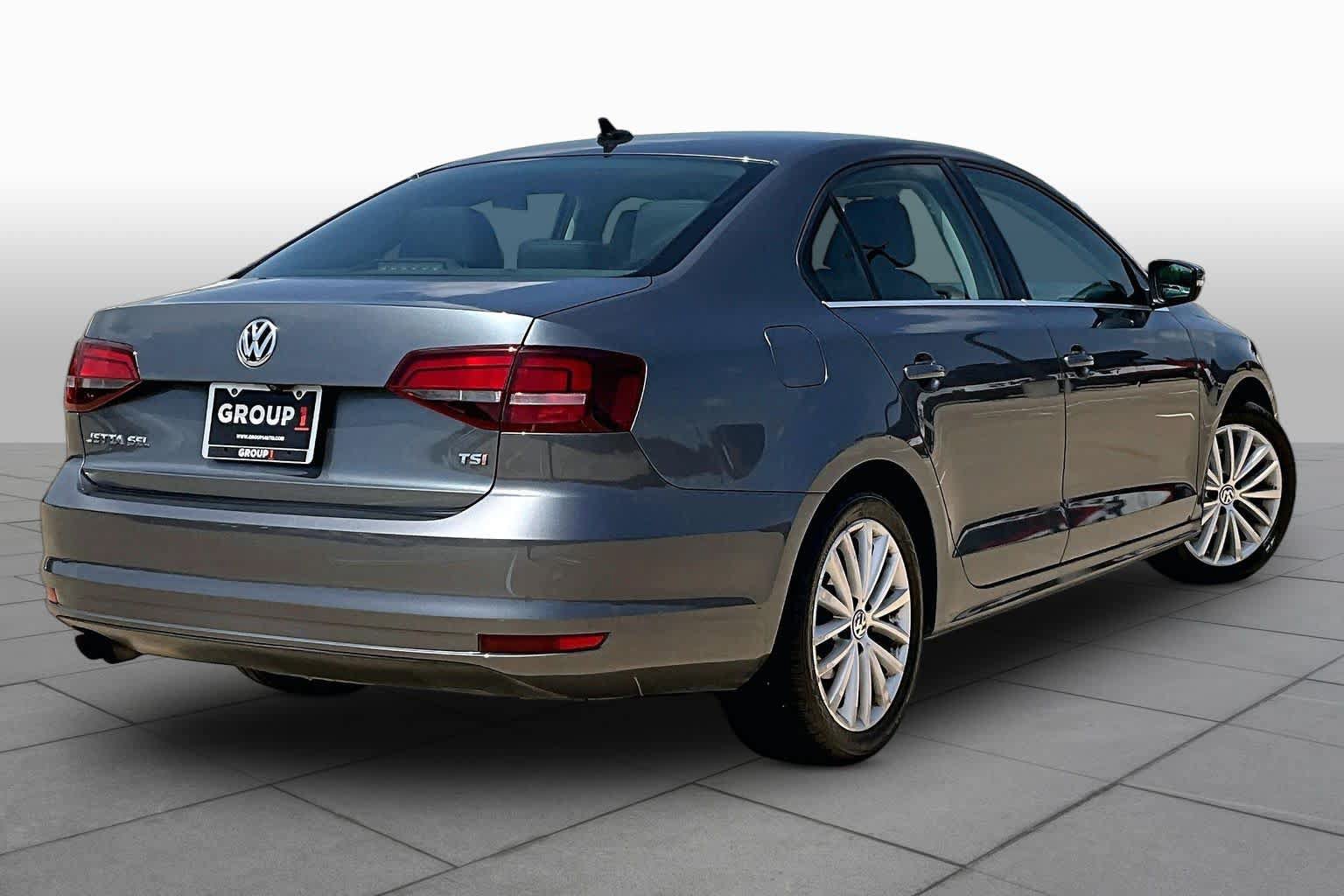 Used 2016 Volkswagen Jetta SEL w/ Lighting Package FWD image 13
