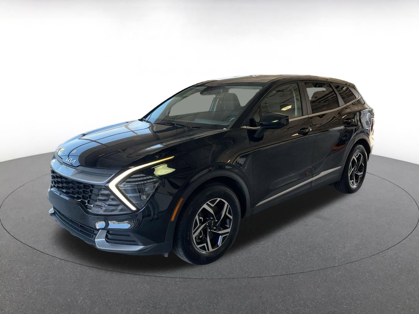 Used 2025 Kia Sportage LX image 7