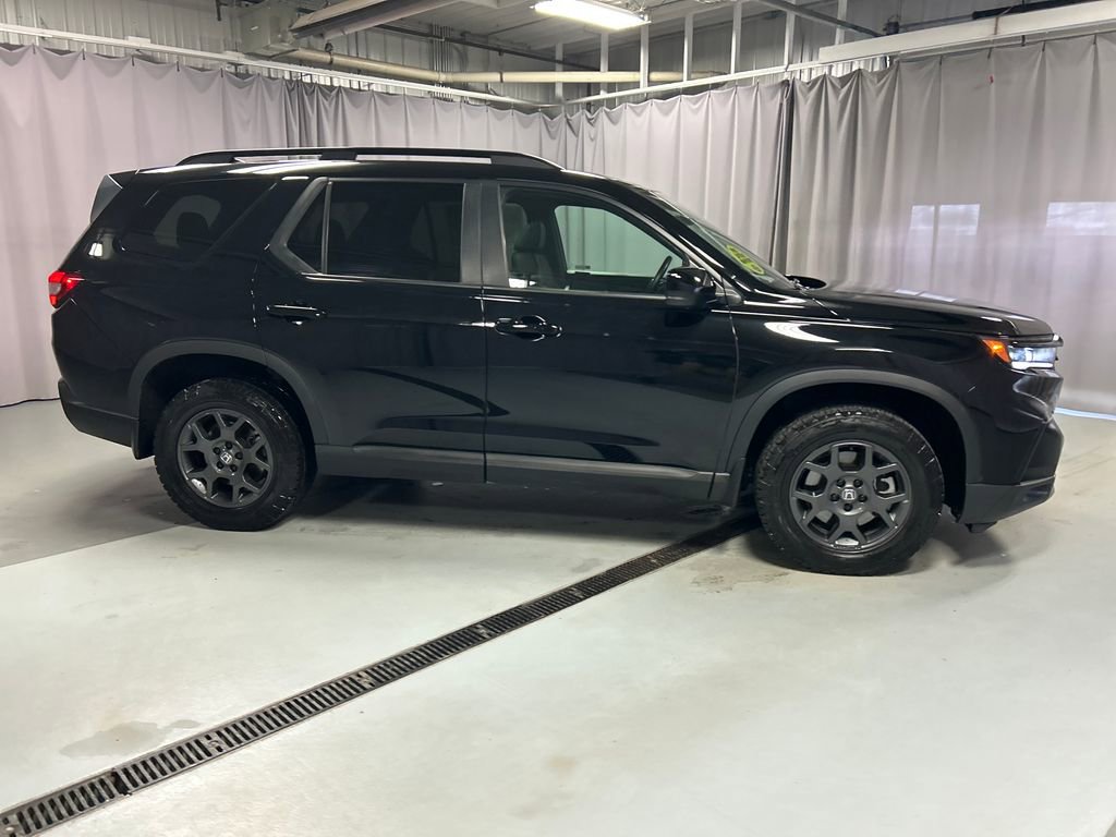 Used 2024 Honda Pilot TrailSport image 8
