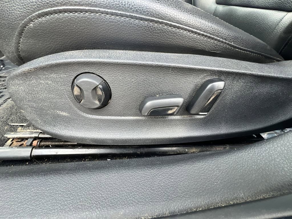 Used 2013 Volkswagen Passat 2.5 S image 25