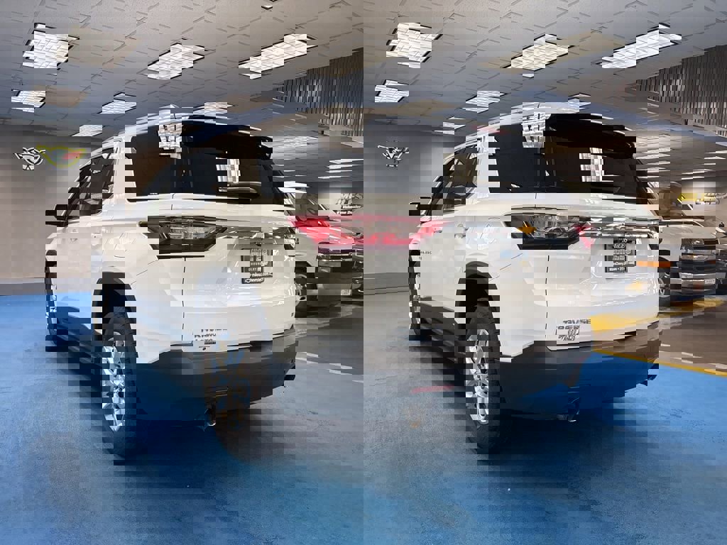 Used 2018 Chevrolet Traverse LT image 9