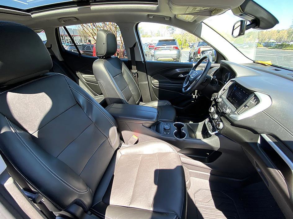 Used 2022 GMC Terrain SLT image 17