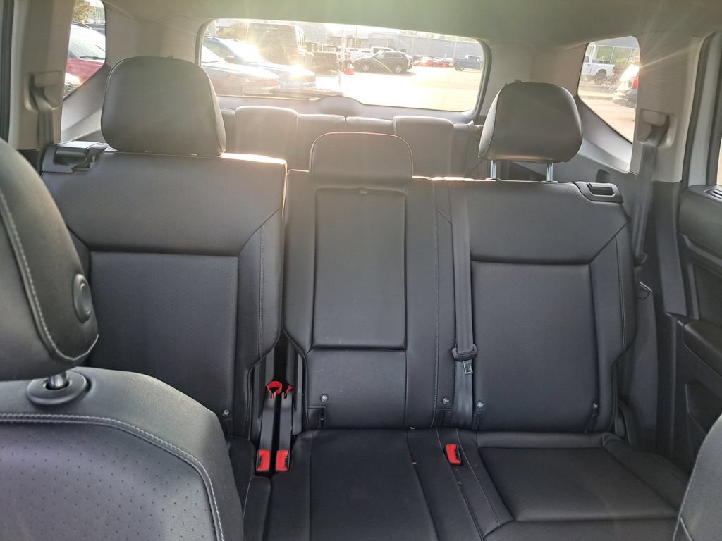 Used 2018 Volkswagen Atlas SEL w/ R-Line Package AWD/4WD image 34
