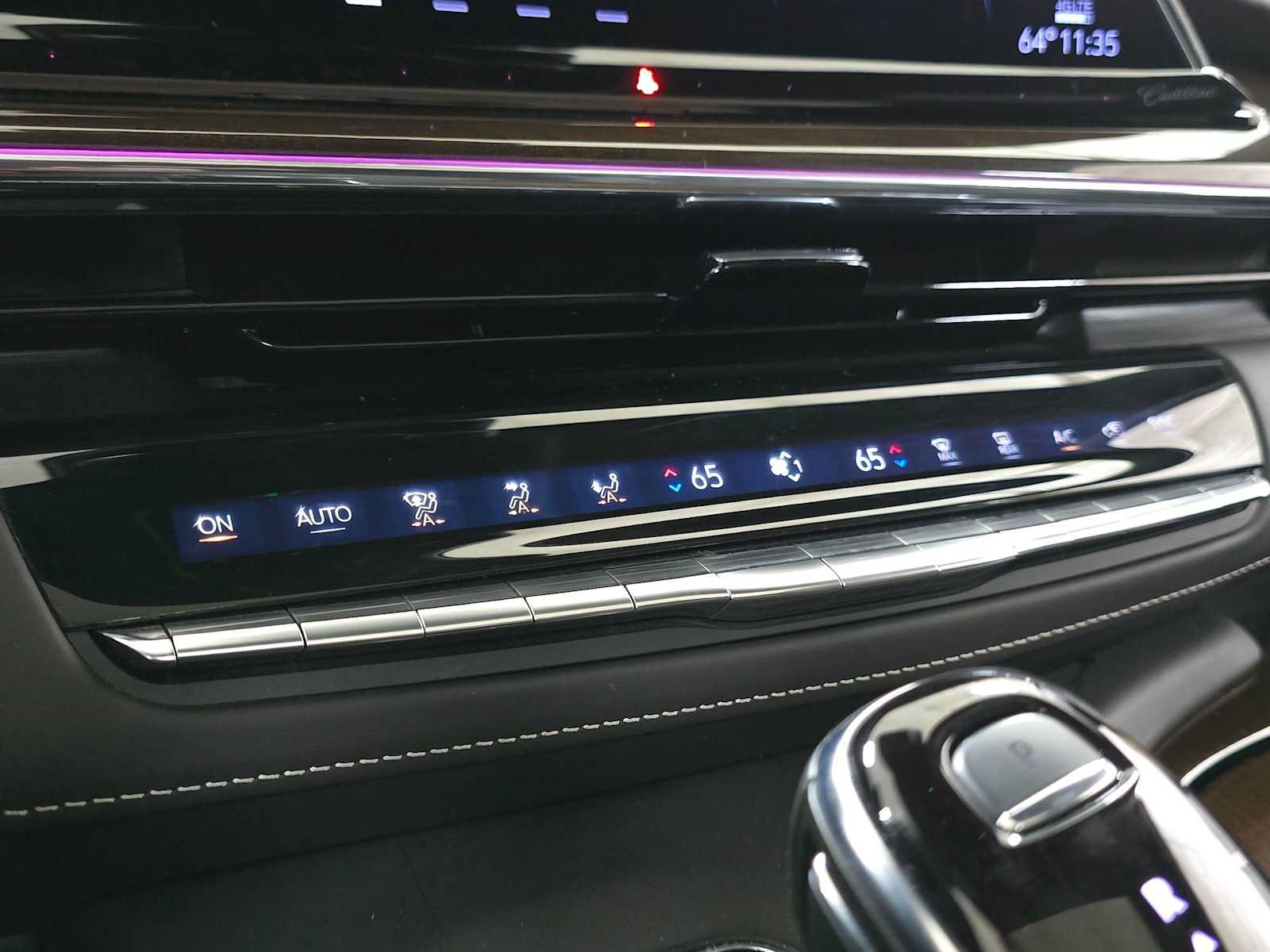 Used 2024 Cadillac Escalade ESV Premium Luxury Platinum AWD/4WD image 34