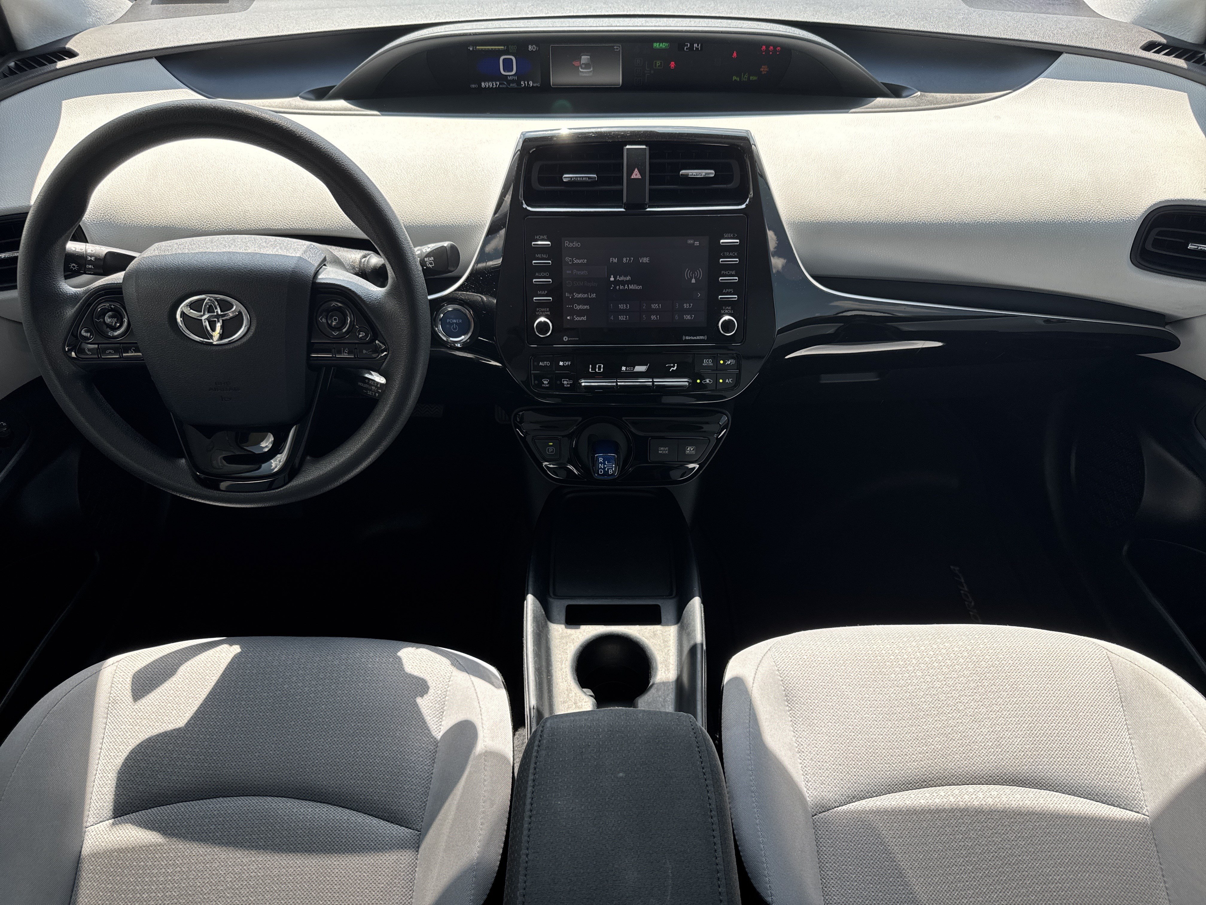 Used 2022 Toyota Prius LE FWD image 26