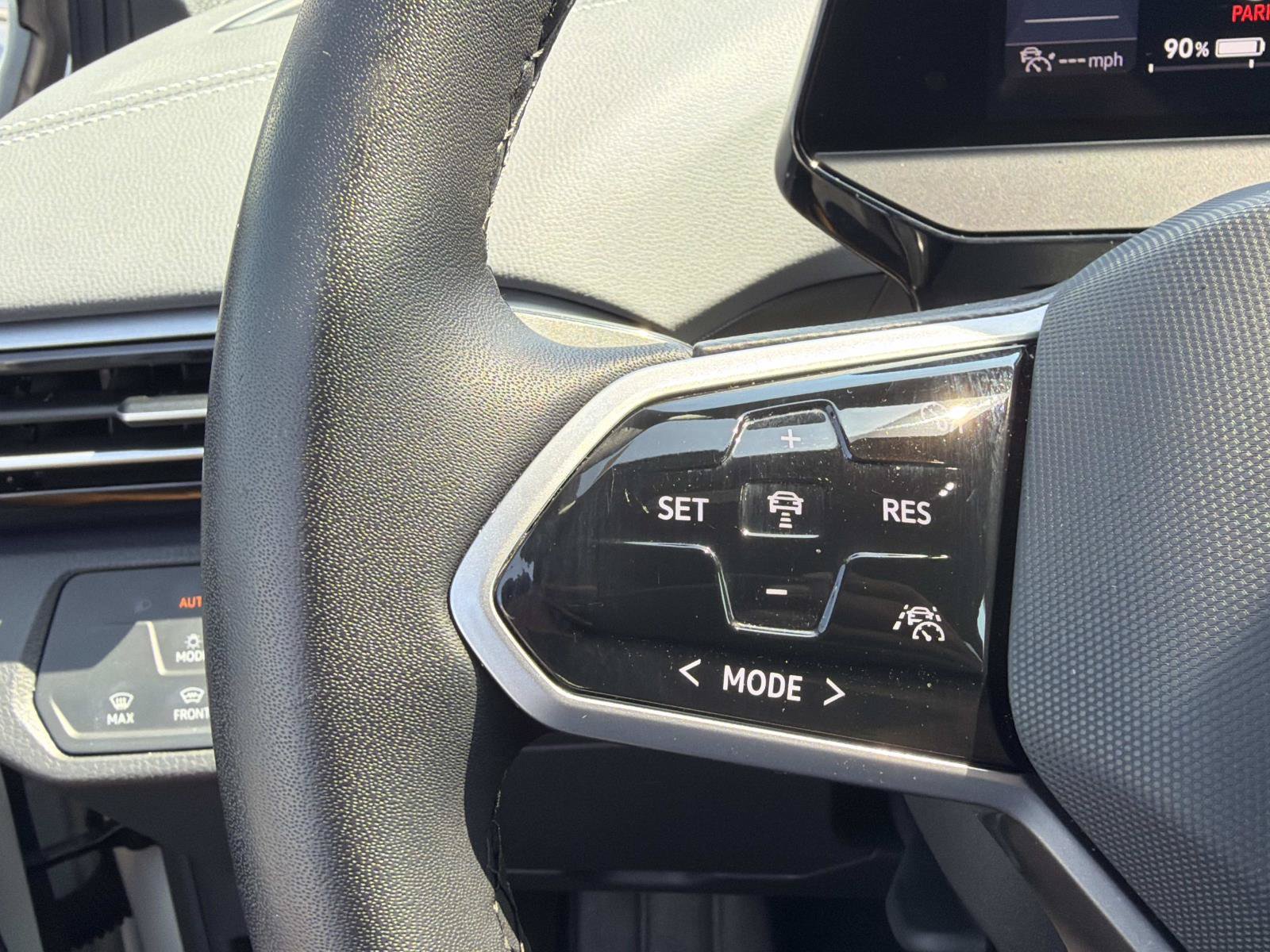 Certified 2023 Volkswagen ID.4 Pro AWD/4WD image 17