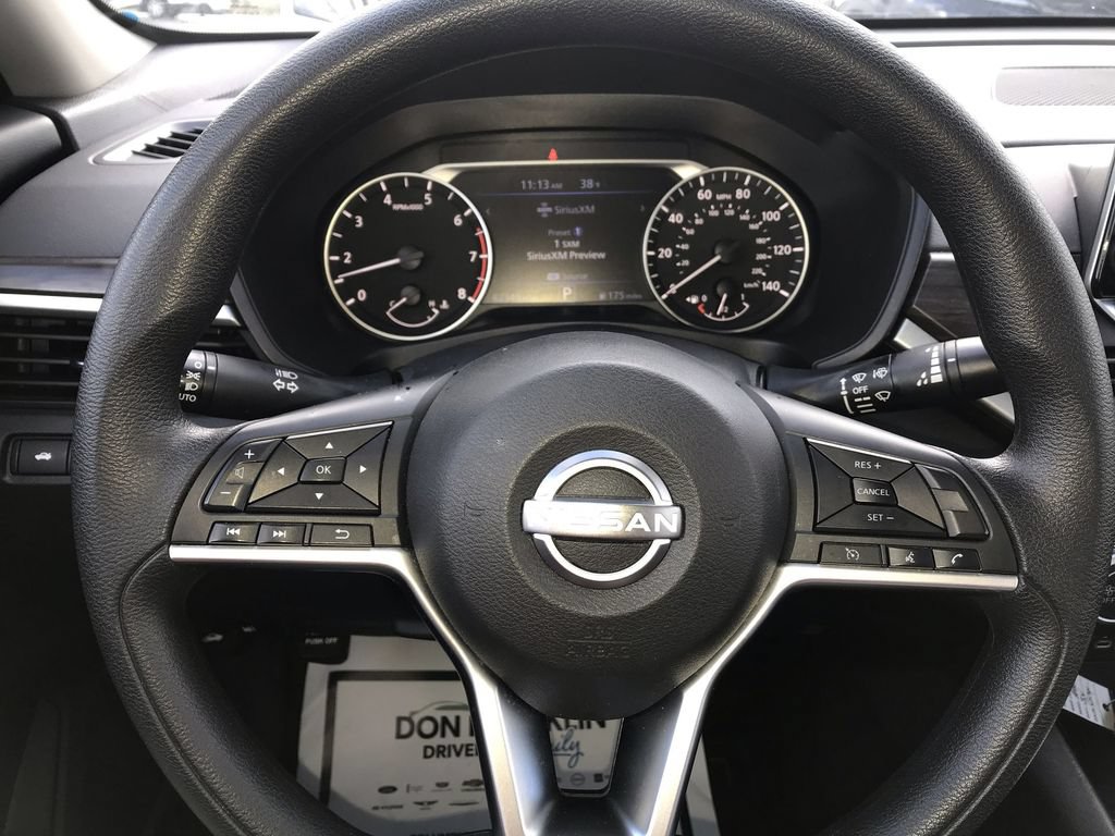 Used 2024 Nissan Altima 2.5 SV FWD image 14