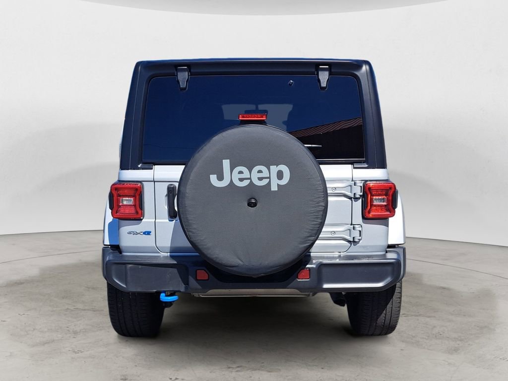 Used 2023 Jeep Wrangler Unlimited Sahara w/ Cold Weather Group AWD/4WD image 4