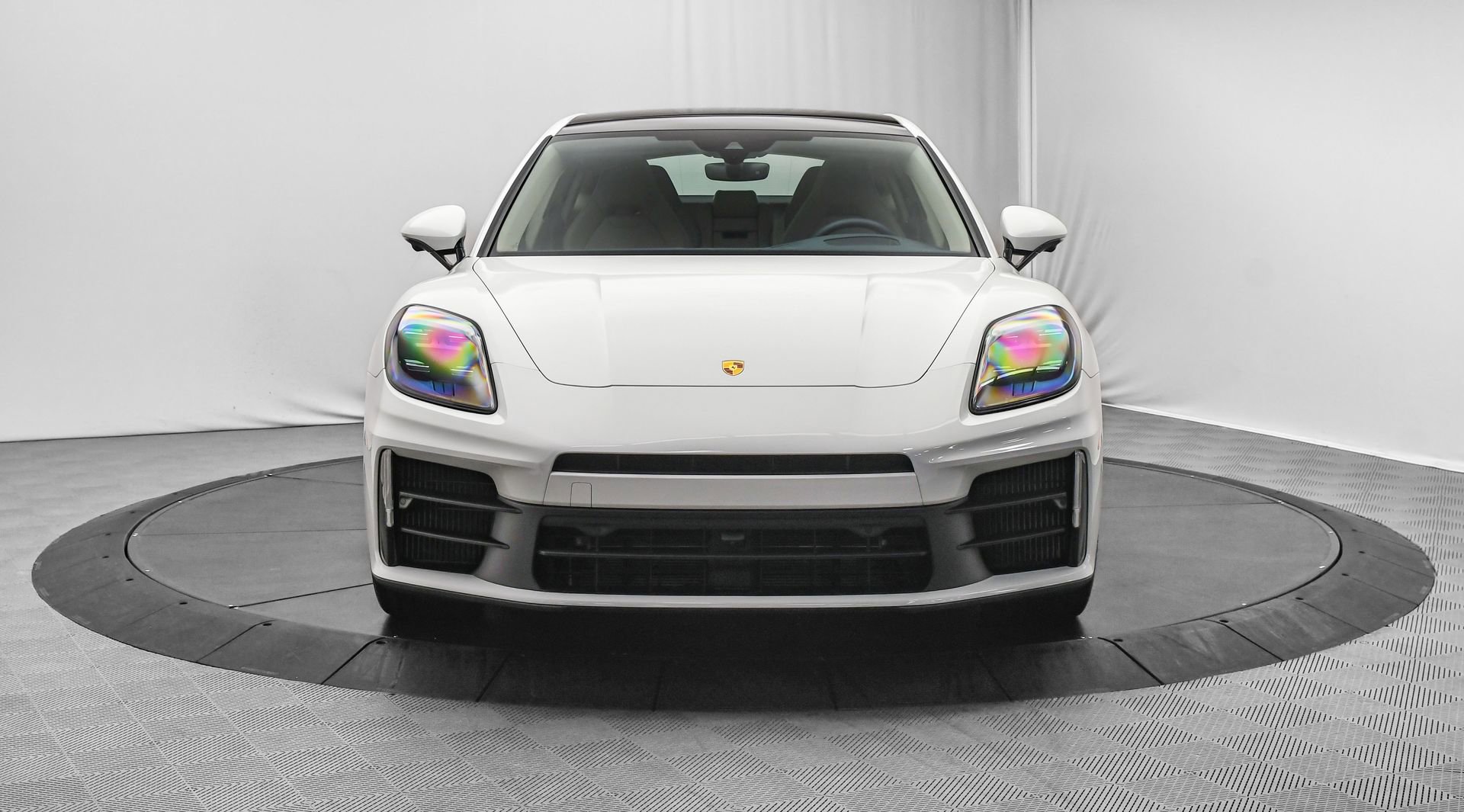 Used 2025 Porsche Panamera 4 image 2