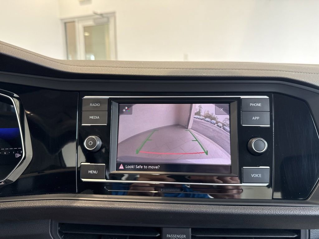 Used 2023 Volkswagen Jetta SE image 23